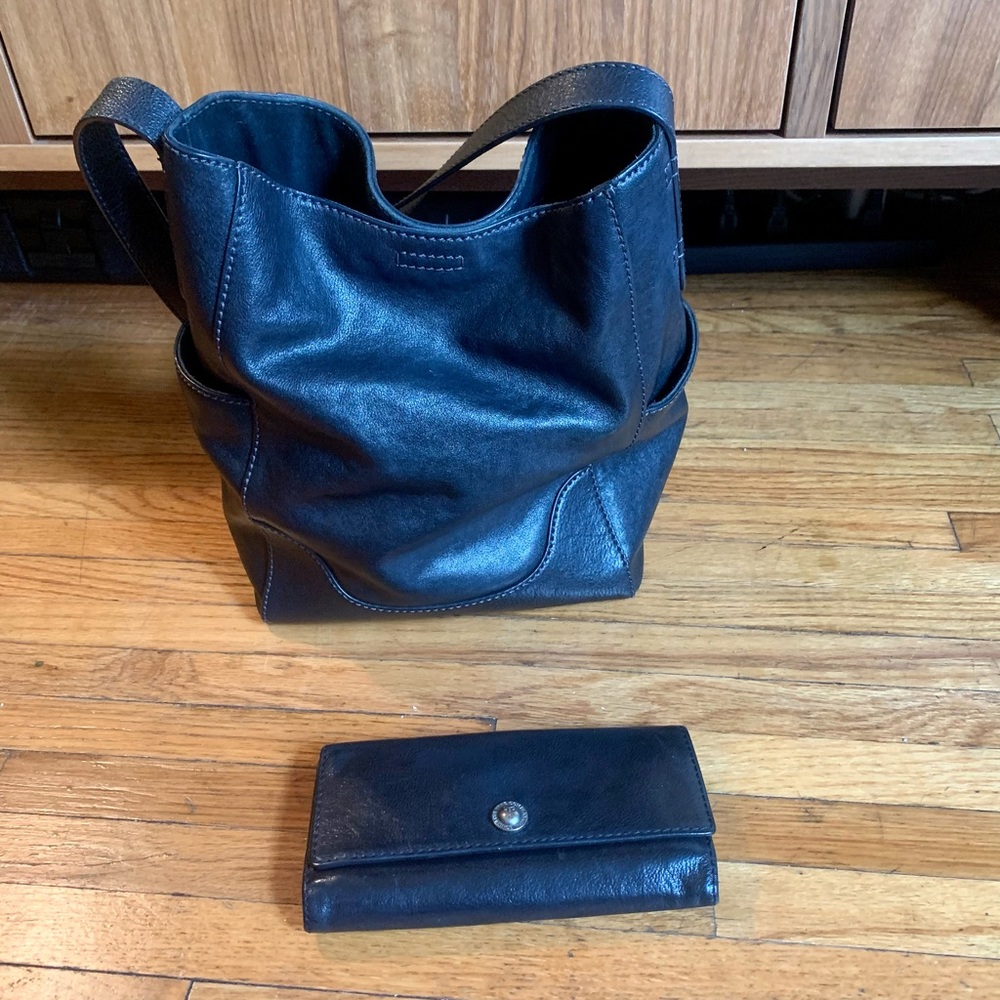 Black Double Side Pocket Frye Shoulder Bag & Trifold Wallet Set